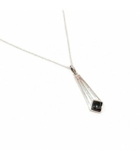 Colgante alargado de plata y azabache | Elongated silver and jet pendant