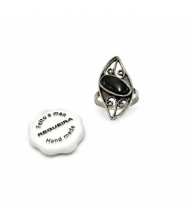 Anillo de plata y azabache con filigrana | Silver and jet filigree ring