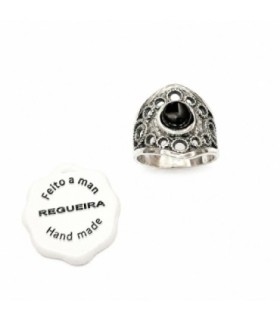 Anillo de plata y azabache con diseño ornamental | Silver and Jet Ornamental Ring
