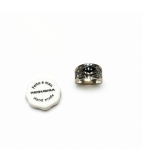 Anillo de plata y azabache con rombo central | Silver and Jet Ring with Central Diamond Shape